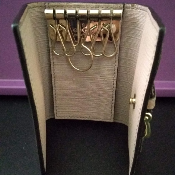 Gucci Key Holder Wallet - Picture 5 of 7